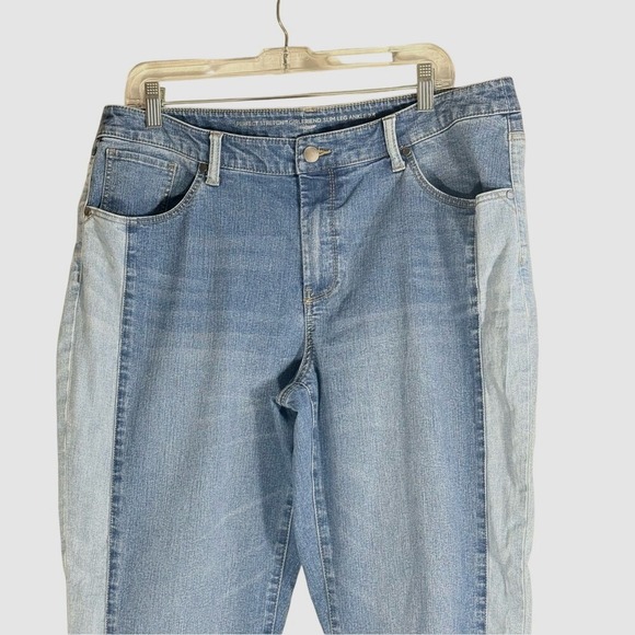 Chico's Two-Tone perfect stretch girlfriend slim leg ankle Blue Jeans 2.5/ 14 - Picture 2 of 9